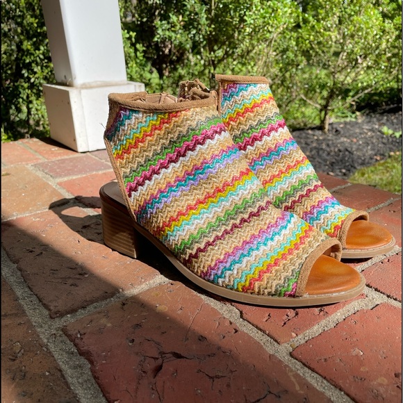 Steve Madden Other - Rainbow Steve Madden sandals